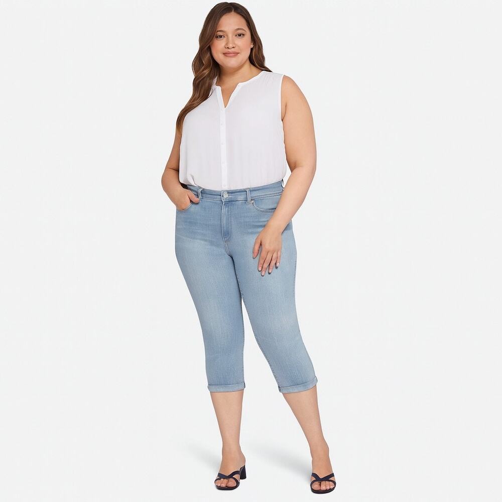 NYDJ Women’s Curves 360 Slim Straight Crop Jeans Light Wash Size 16 NWT